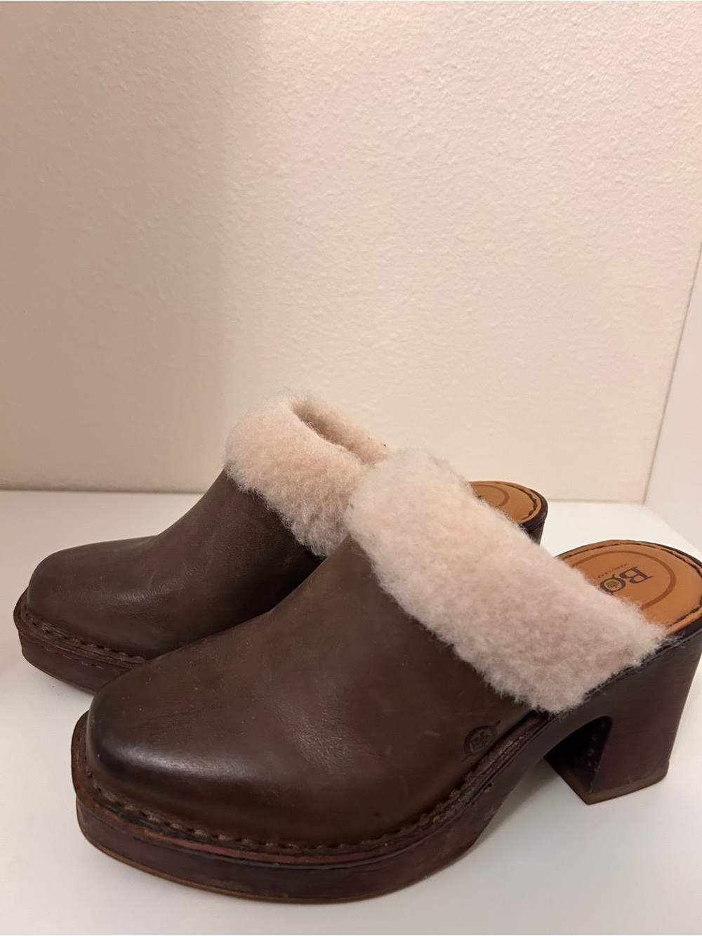 Born Brown Leather Platform Clog Mules Shearling Trim Cozy Boho Clogs NWOB - Picture 4 of 4